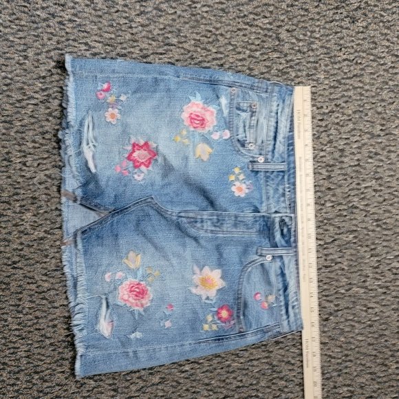American Eagle Outfitters Floral Embroidered Denim Mini Skirt Size 8 - Picture 10 of 16